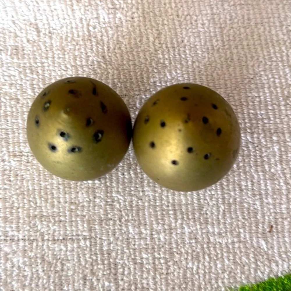 1930s Vintage Brass Handcrafted Salt and Pepper Sprinkler Rare - Picture 2 of 2